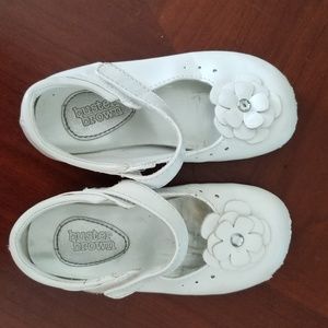 Girls white dress shoes